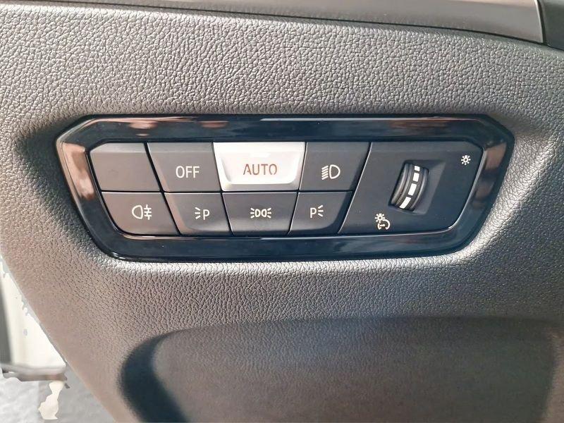BMW Serie 3 318i MSport Touring auto 18" Live Cockpit Camera Navi