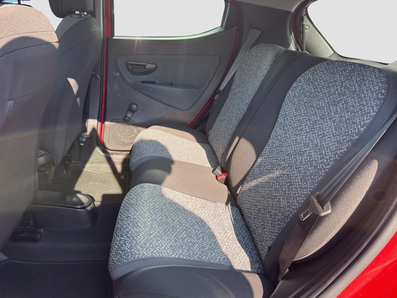 Lancia Ypsilon 1.0 FireFly 5 porte S&S Hybrid Silver