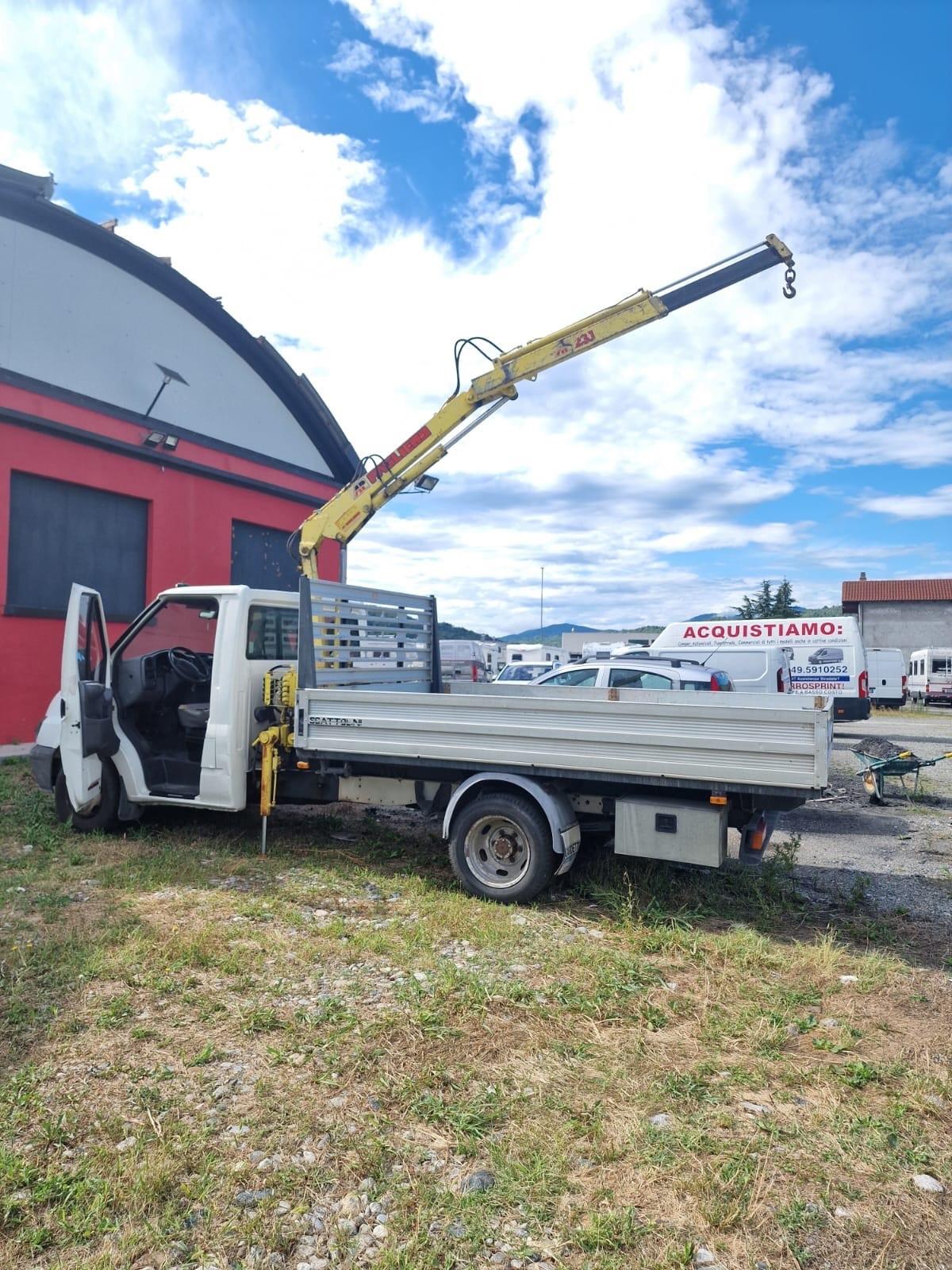 Autocarro Ford con gru del 2001 in saldo 154