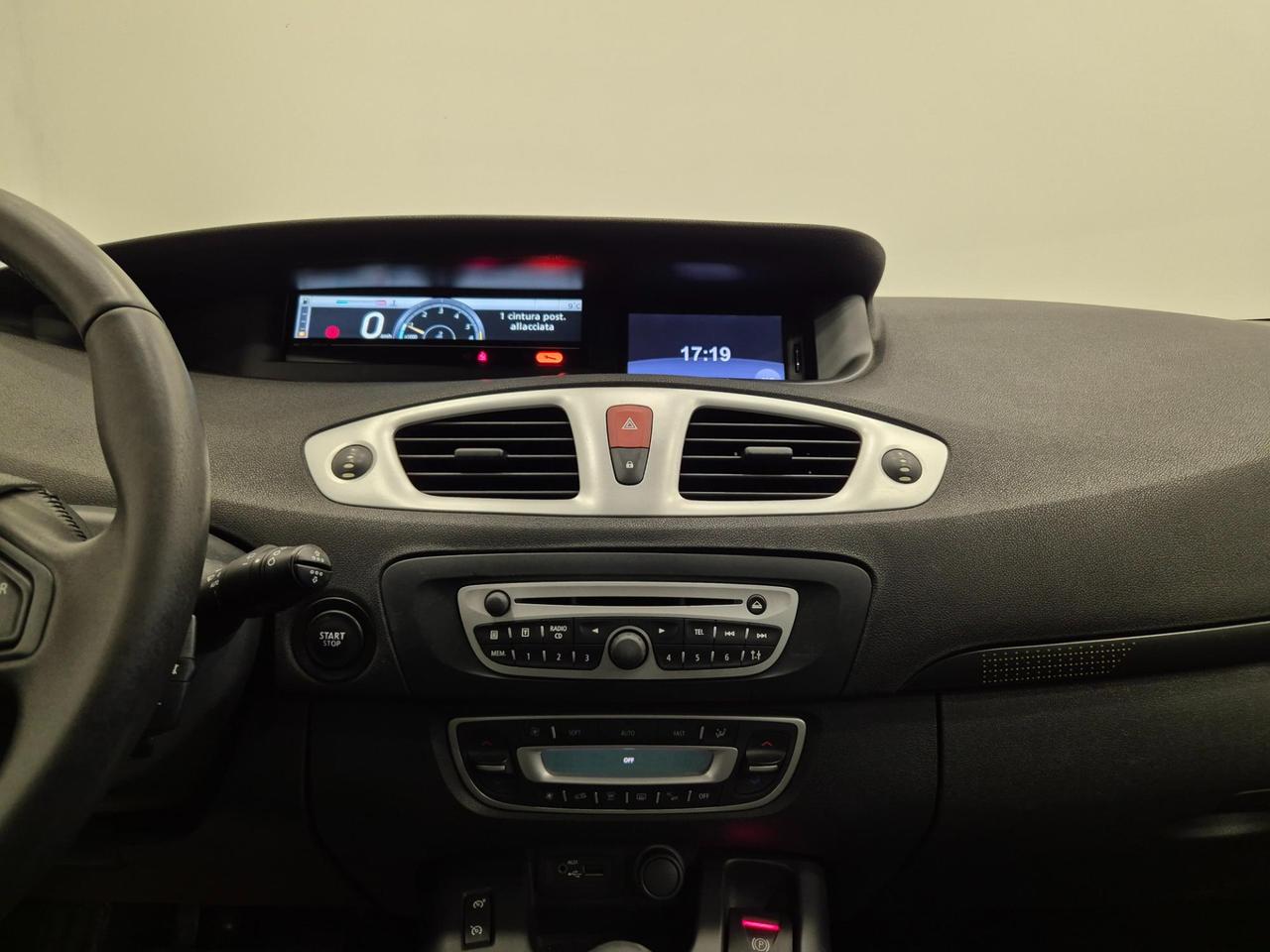 Renault Scenic 1.9 dci Dynamique TomTom 7 POSTI - NEOPATENTATI - Cam - Cruise/Lim