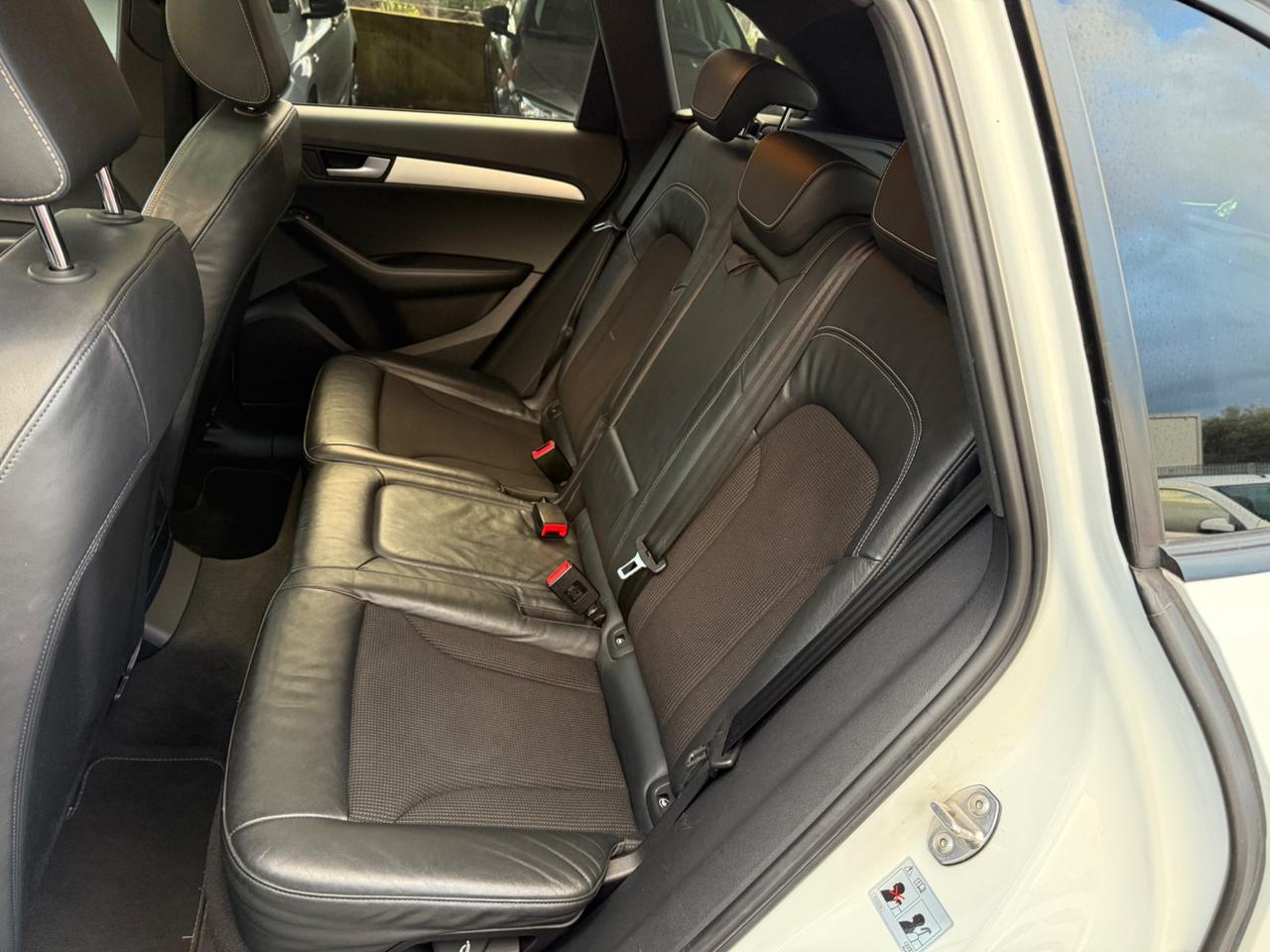 Audi Q5 3.0 V6 TDI S-Line con tetto apribile