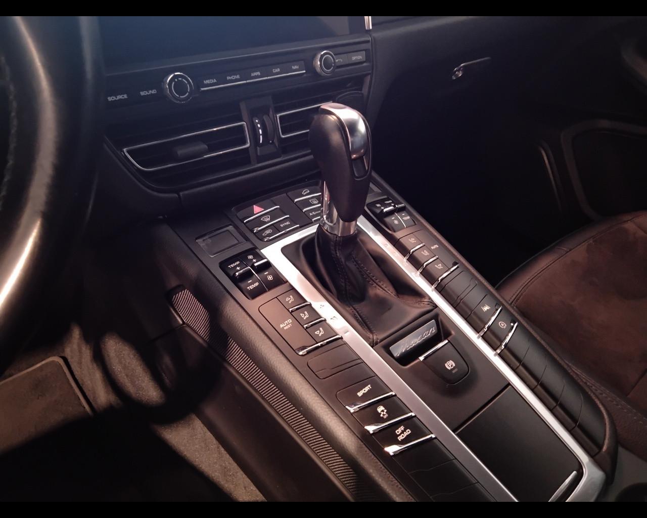 PORSCHE Macan I 2019 - Macan 2.0 245cv pdk