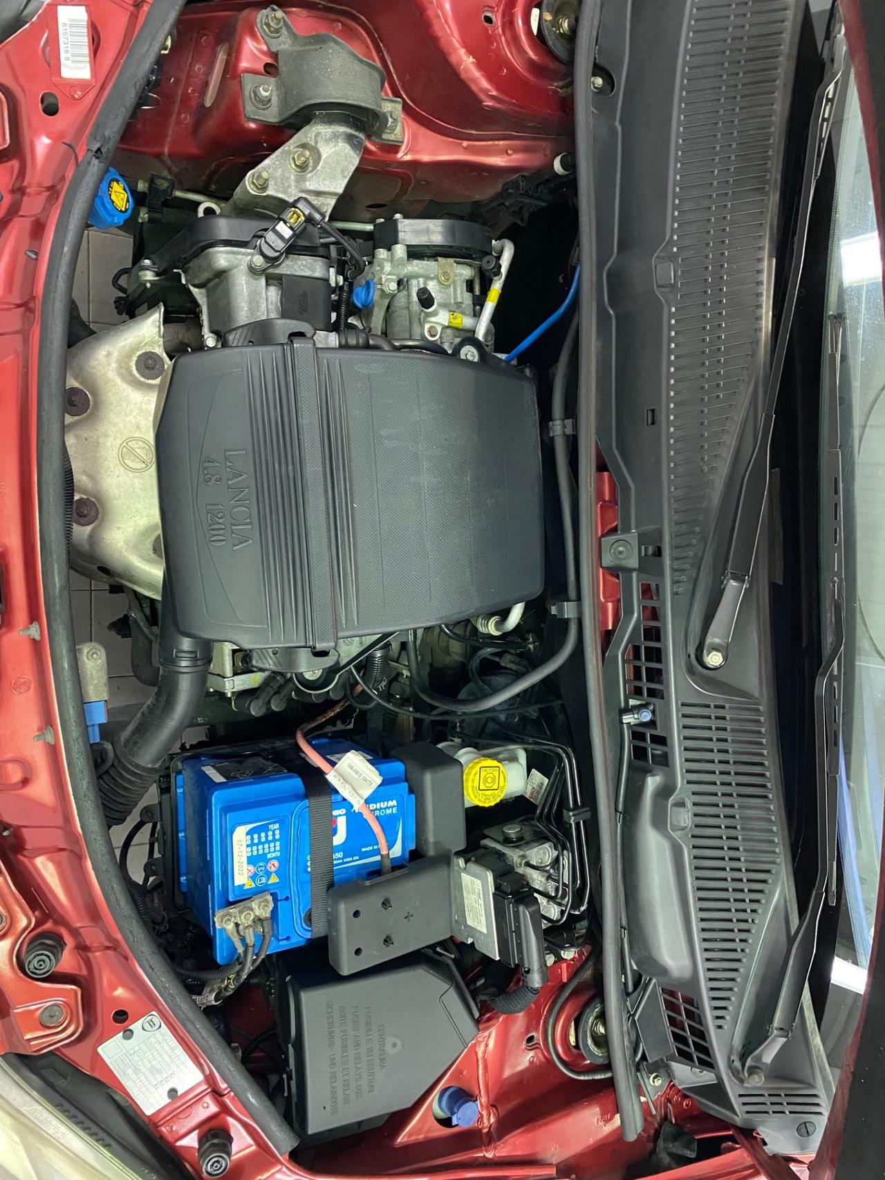 Lancia Ypsilon 1.2 16V Oro