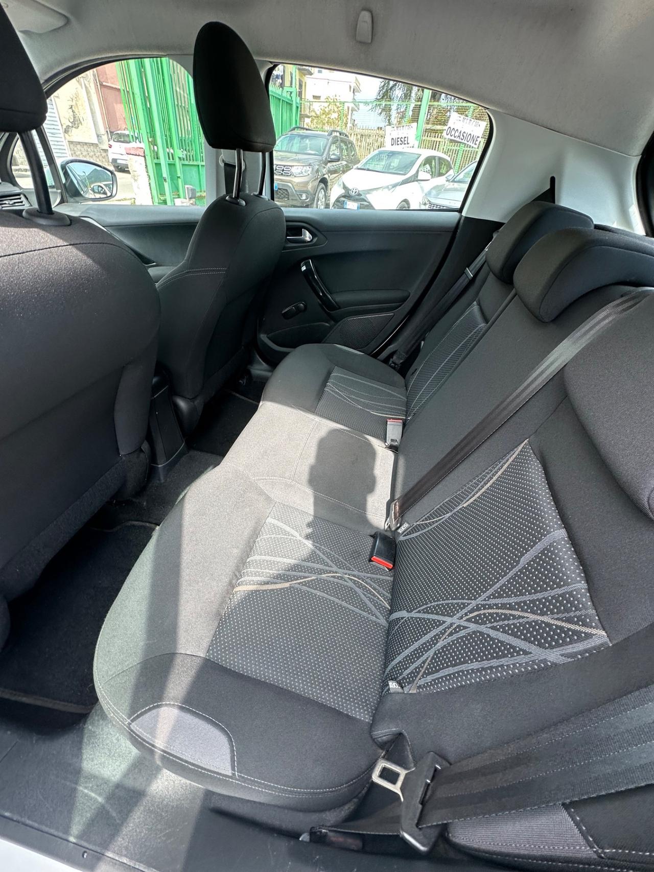 Peugeot 208 1.4 HDi 68 CV 5 porte Access