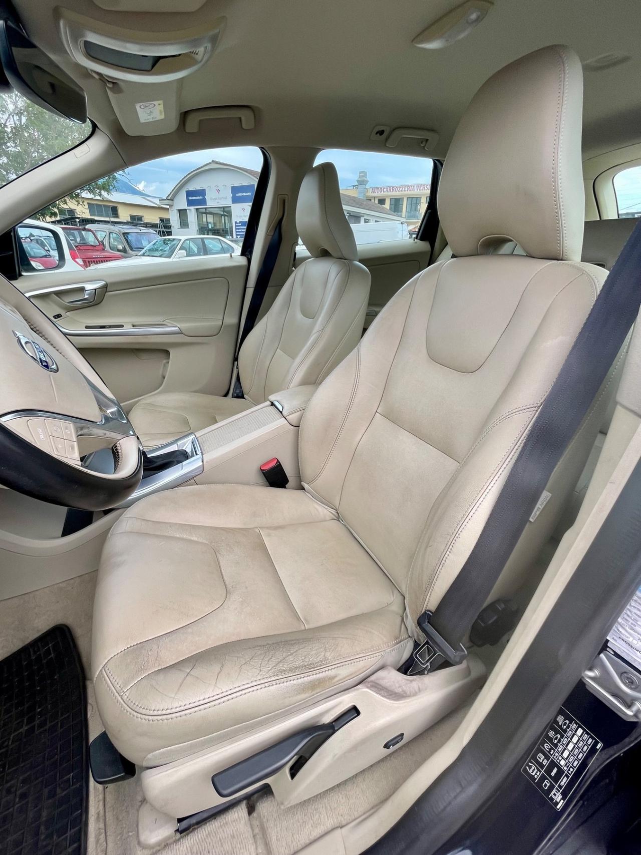 Volvo XC 60 XC60 D4 AWD Geartronic Summum