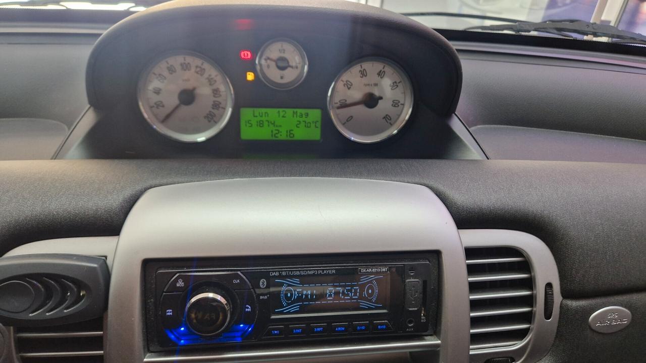 Lancia Ypsilon 1.2 69 CV Unyca