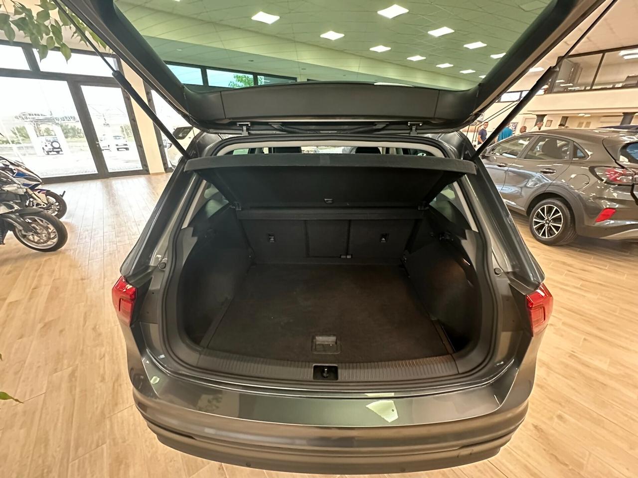 Volkswagen Tiguan 2.0 TDI SCR DSG Business BlueMotion Technology