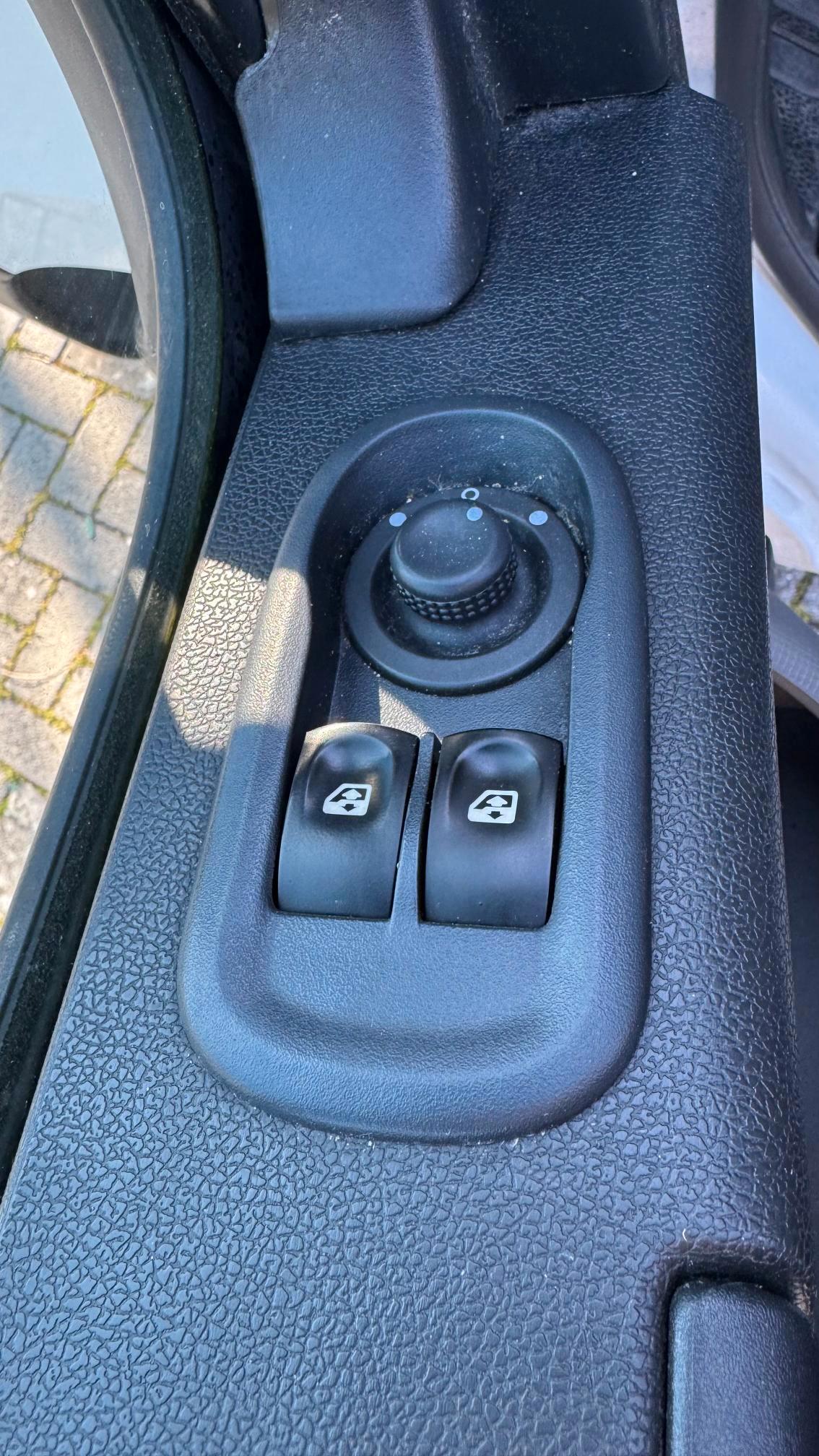 RENAULT Master T33 2.3 dci 125cv L2H2 E5