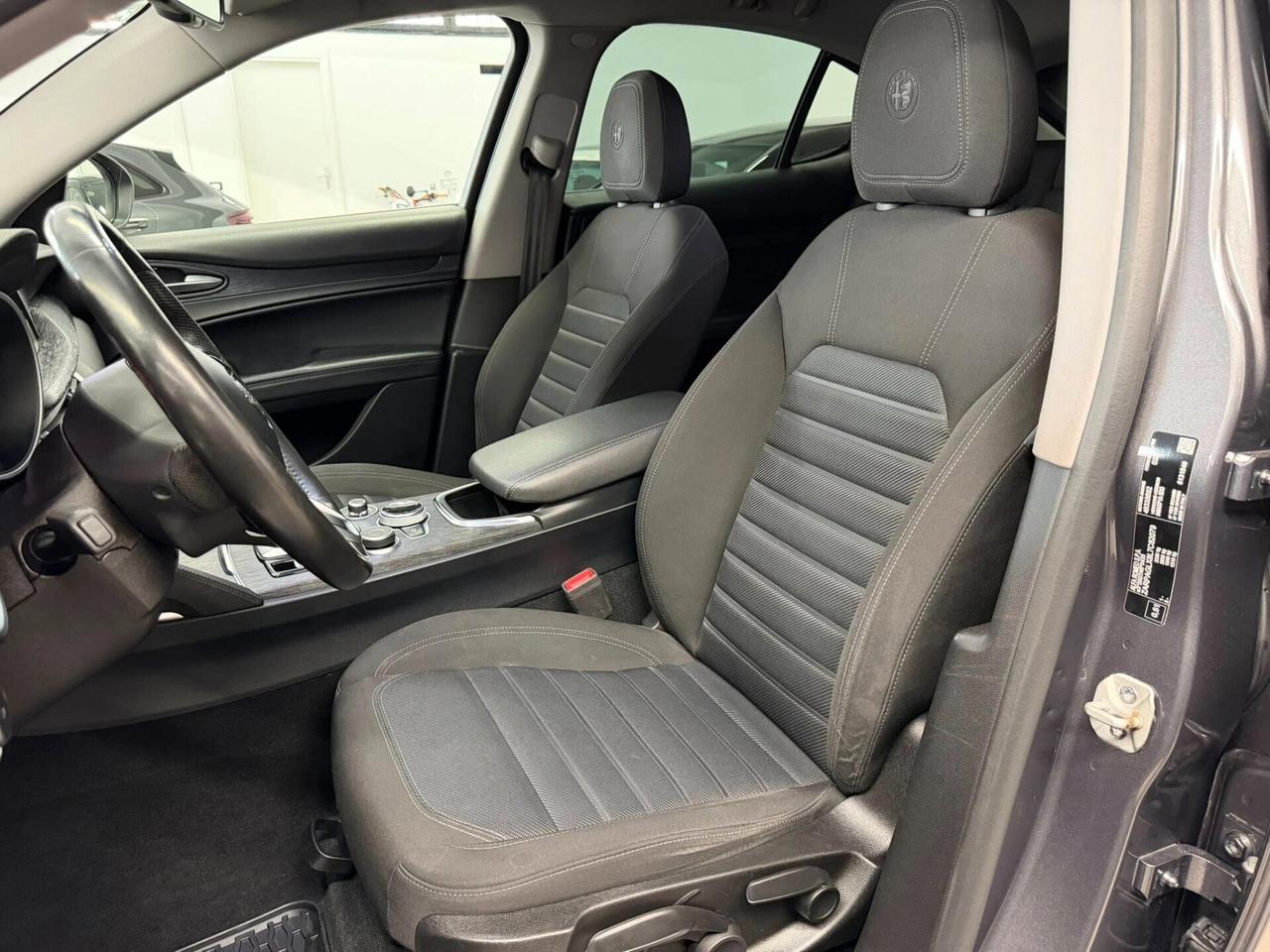 Alfa Romeo Stelvio 2.2 Turbodiesel 160 CV AT8 RWD Business