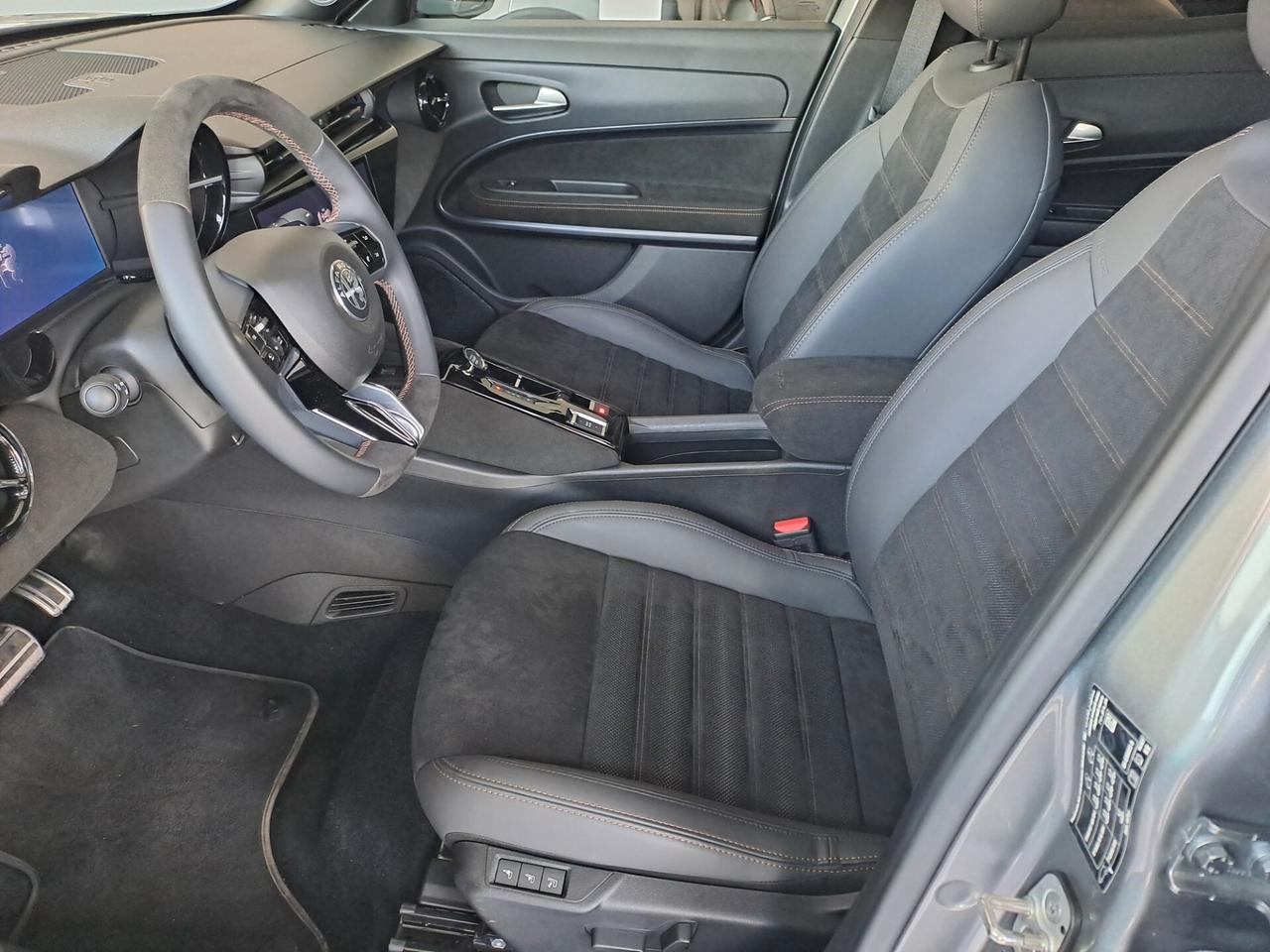 Alfa Romeo Junior 1.2 145 CV Hybrid eDCT6 Q4 Intensa