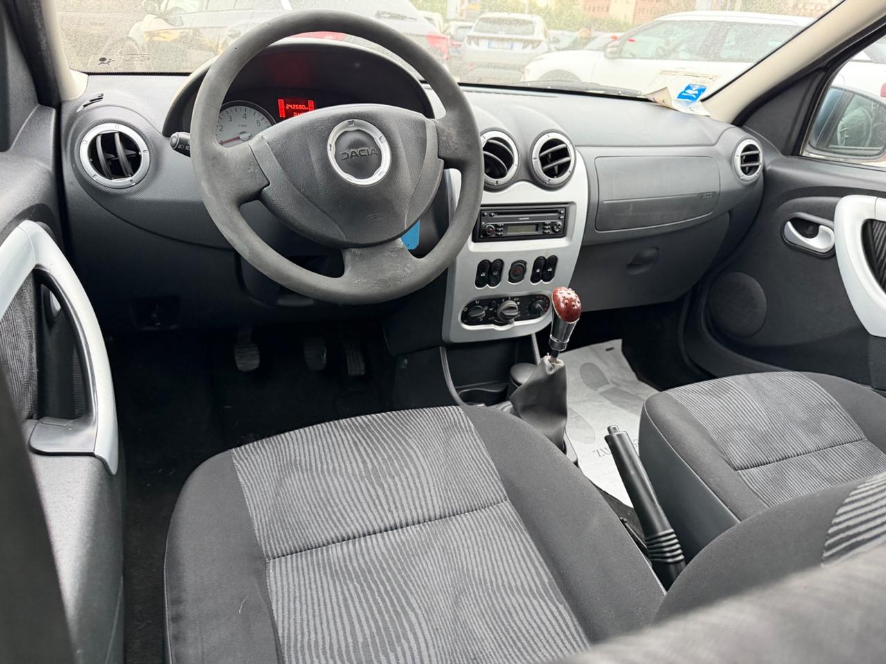 Logan MCV 1.6 GPL 7 posti Lauréate