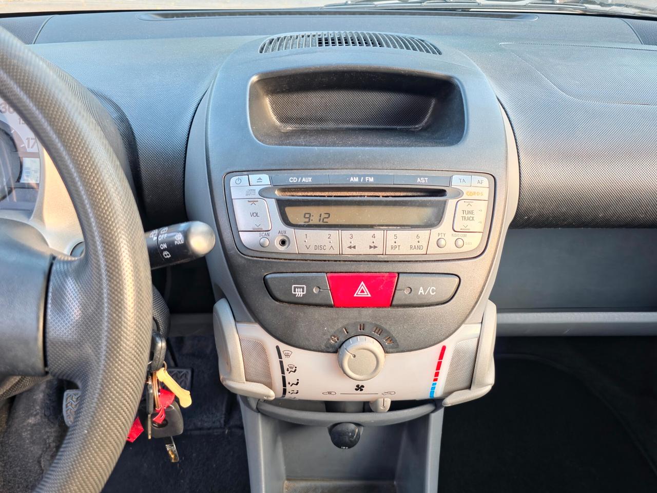 Toyota Aygo 1.0 12V VVT-i CV-68 3 porte Sol E4 Manuale NEO 2005