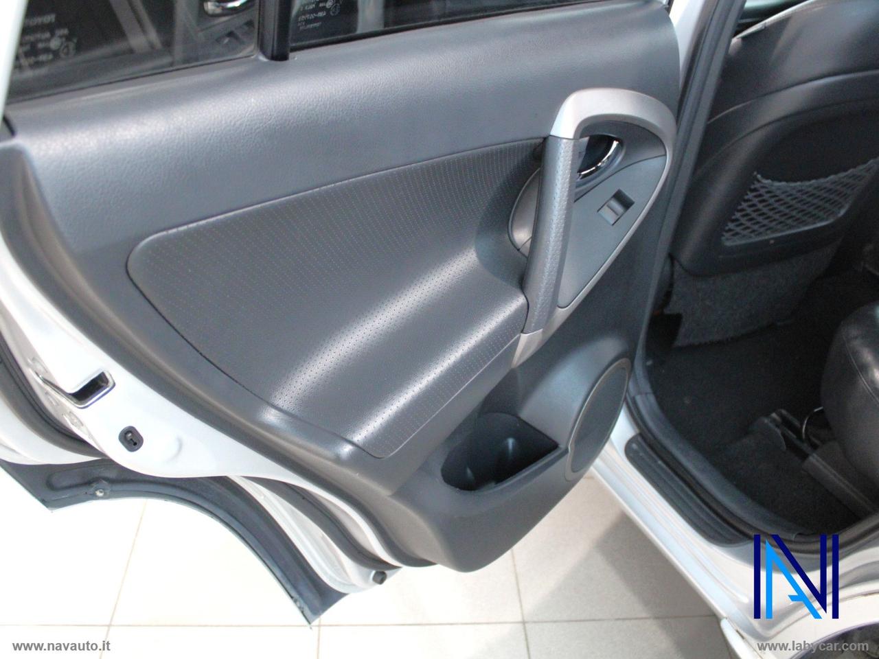 TOYOTA RAV4 2.2 D-4D 177 CV Luxury