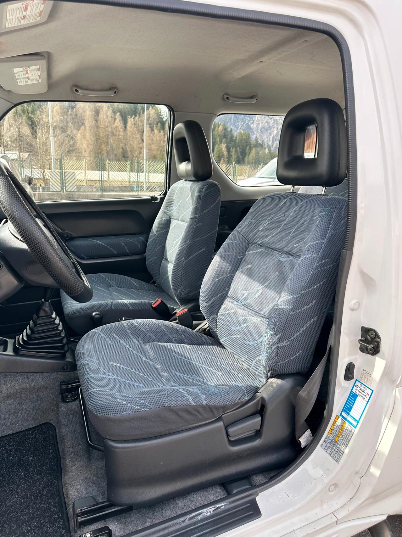 Suzuki Jimny 1.3i 16V cat 4WD JLX