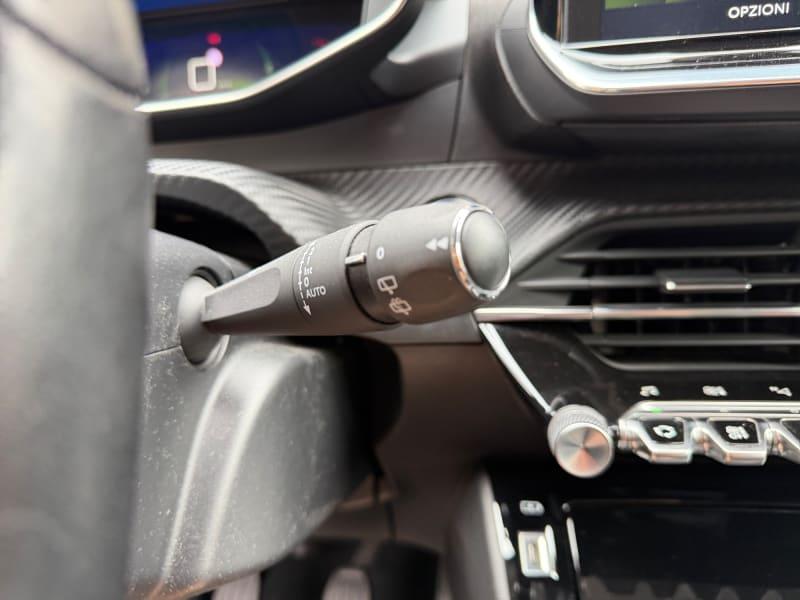 PEUGEOT 208 PURETECH 100 STOP&START 5