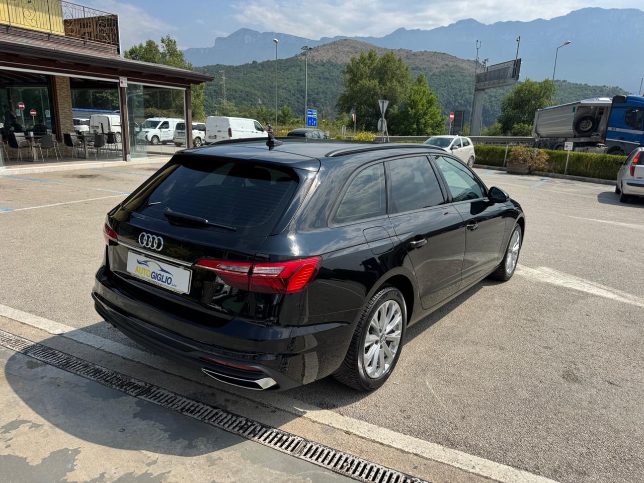 Audi A4 Avant 30 TDI/136 CV S tronic Business Advanced