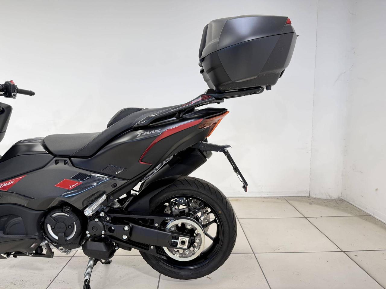 YAMAHA T-Max 560