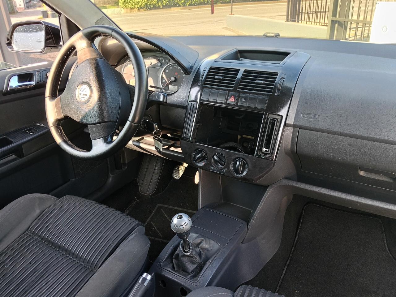 Volkswagen Polo 1.4/80CV TDI DPF 3p. Sportline