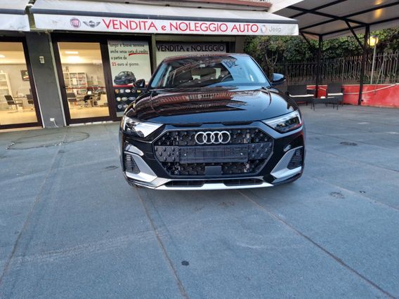 Audi A1 citycarver 35 TFSI S tronic S line Identity Contrast