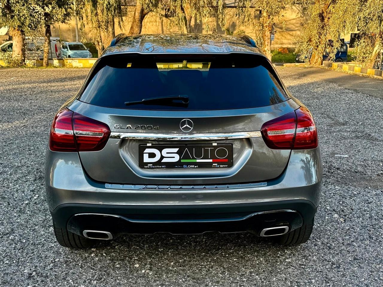 MERCEDES- BENZ GLA 200 D AUTOMATIC SPORT