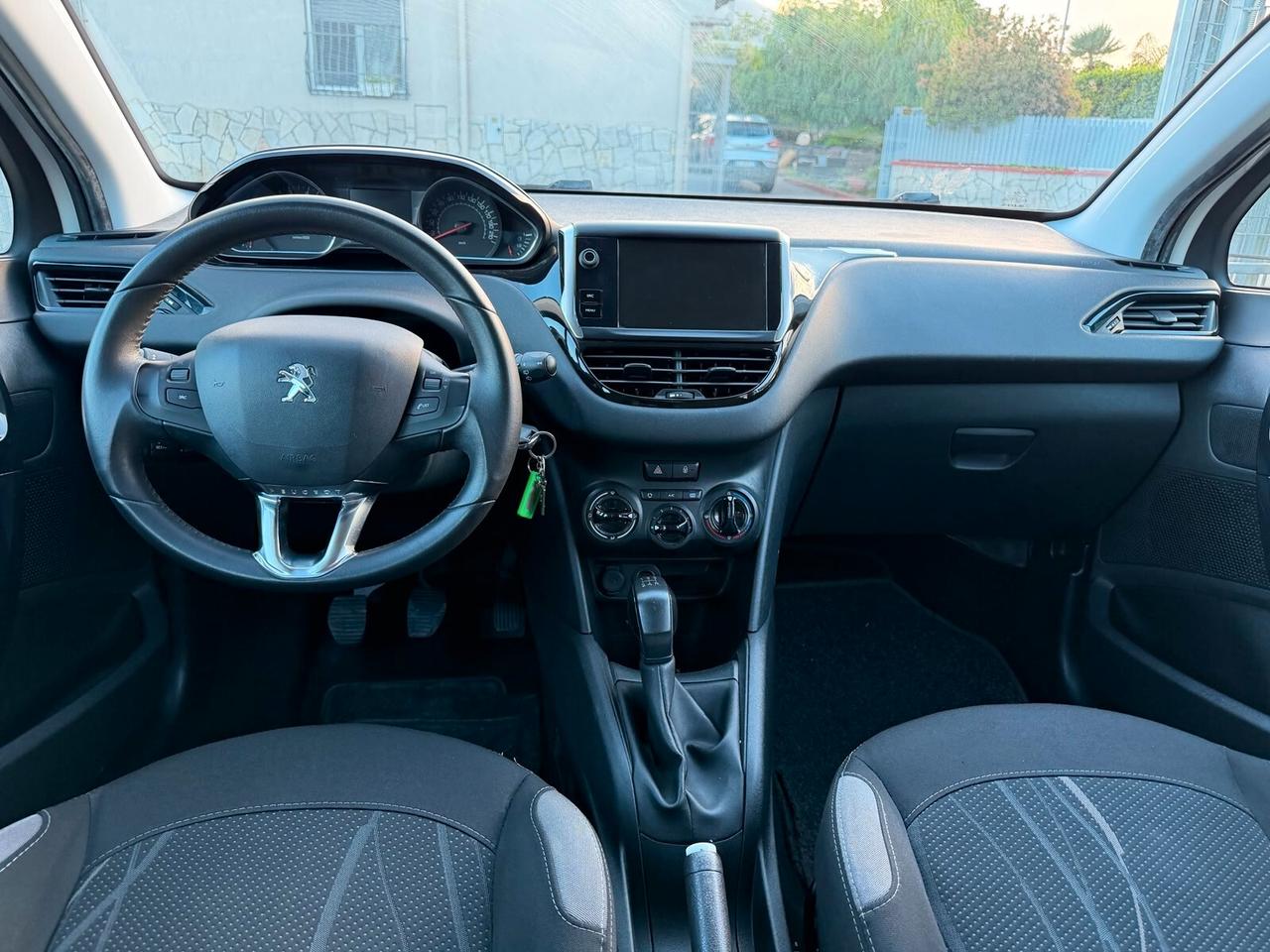 Peugeot 208 1.2benz 82 5 porte Allure-10/2014