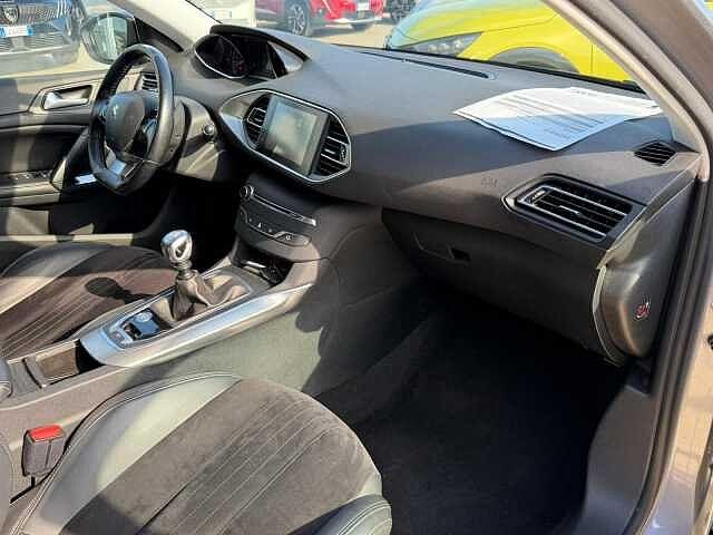 Peugeot 308 BlueHDi 120 S&S SW Allure