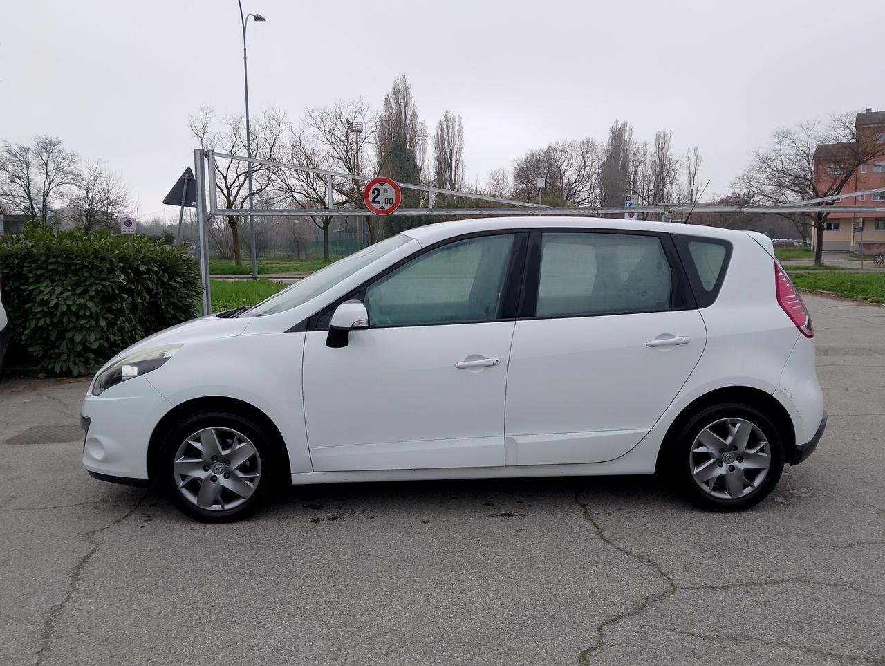 Renault Scenic X-Mod 1.6 cc benzina unico proprietario