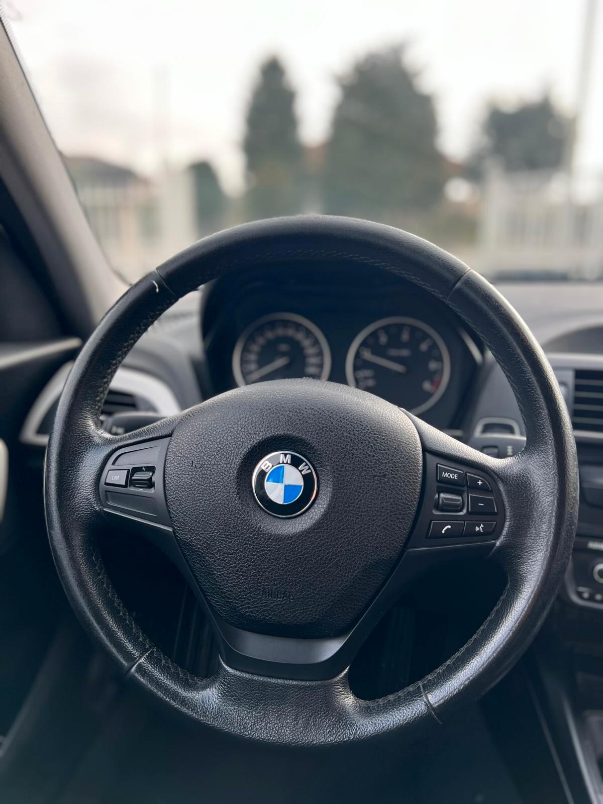 Bmw 114 114d 5p. Unique