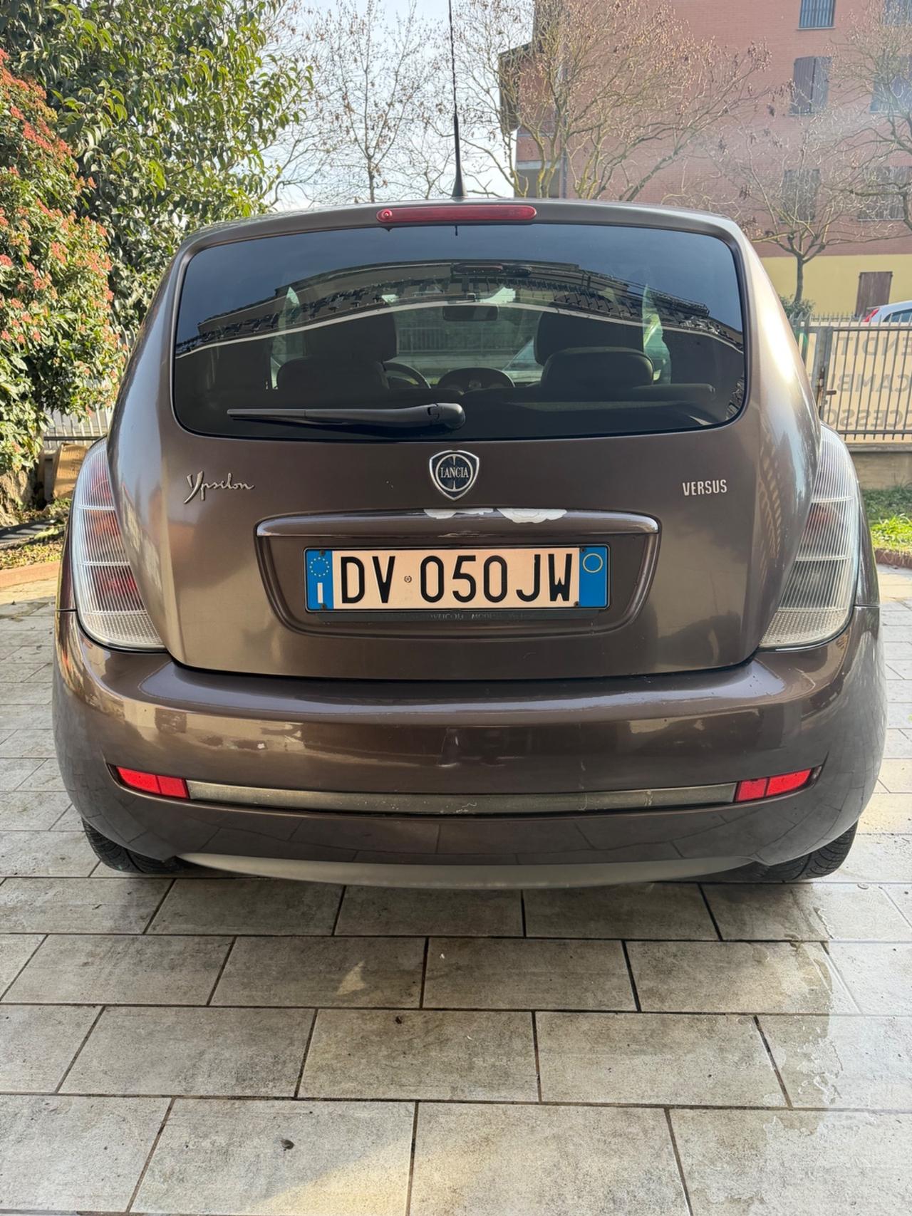 Lancia Ypsilon 1.2 Versus