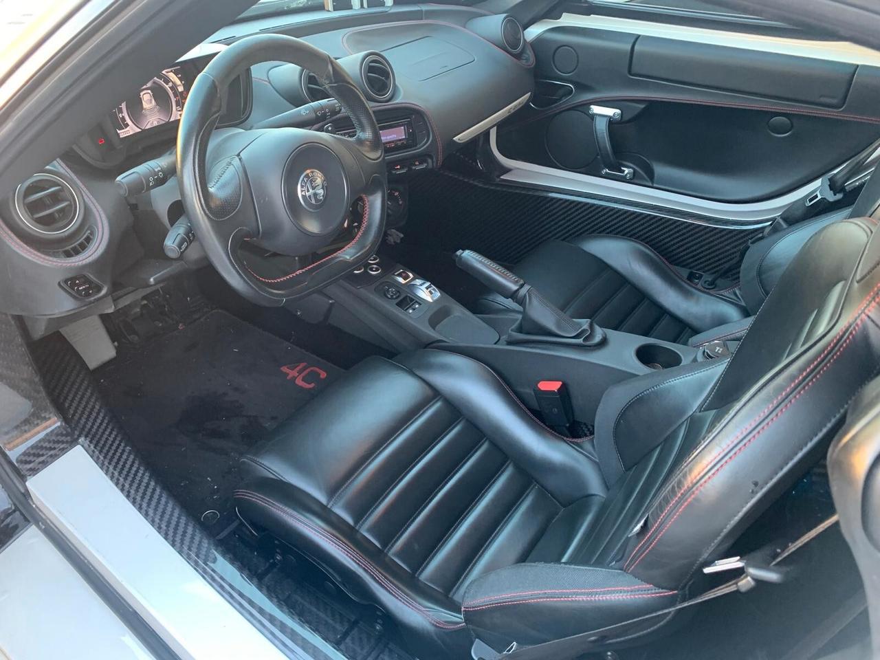 Alfa Romeo 4C 1750 TBi carbon