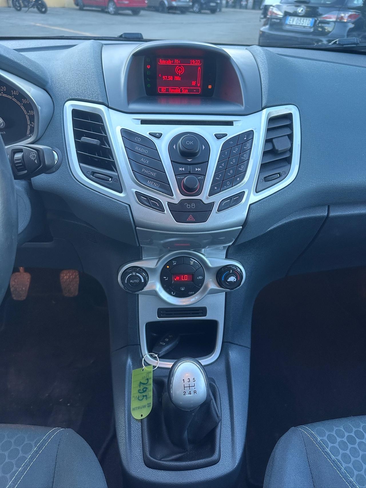 Ford Fiesta 1.4 TDCi 70CV 5 porte Titanium