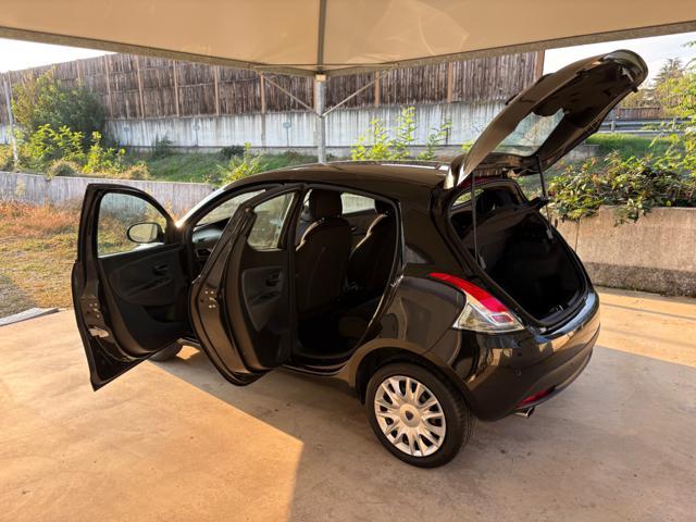 LANCIA Ypsilon 1.2 69 CV 5 porte GOLD OK NEOPATENTATI COME NUOVA