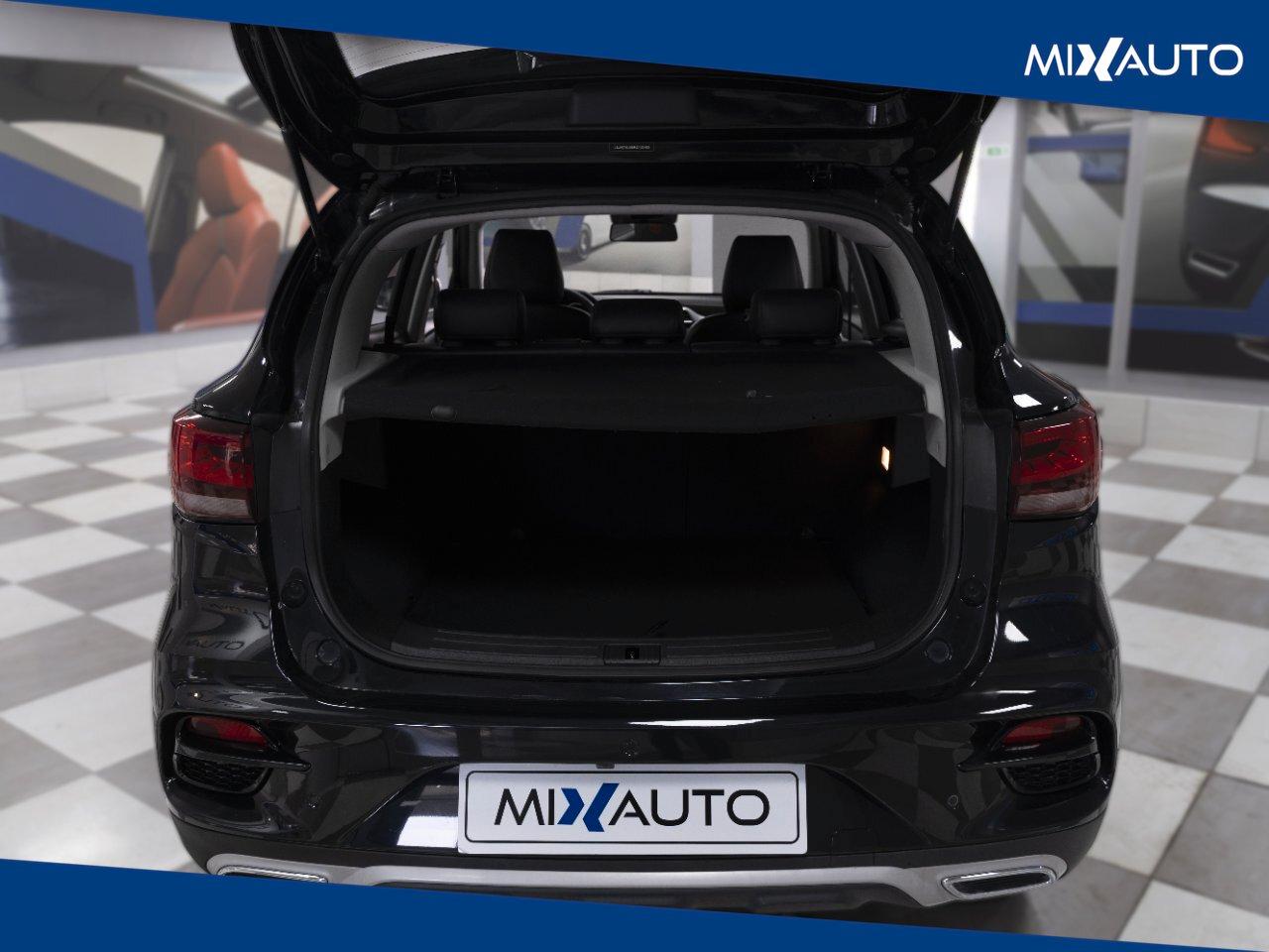MG ZS 1.5L 5MT Luxury