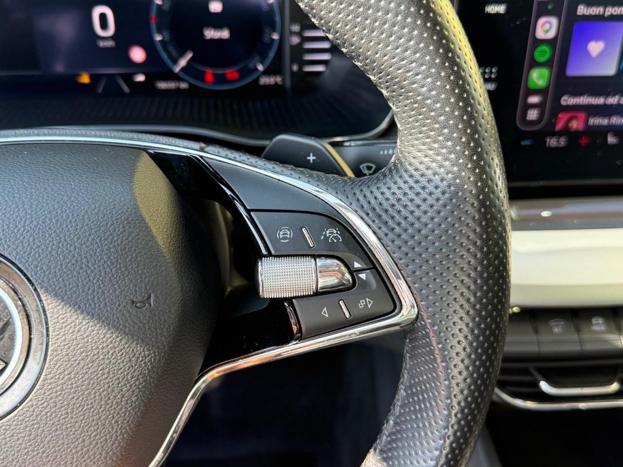 Skoda Octavia 2.0D 150 CV DSG Style/KEYLESS/HEAD UP