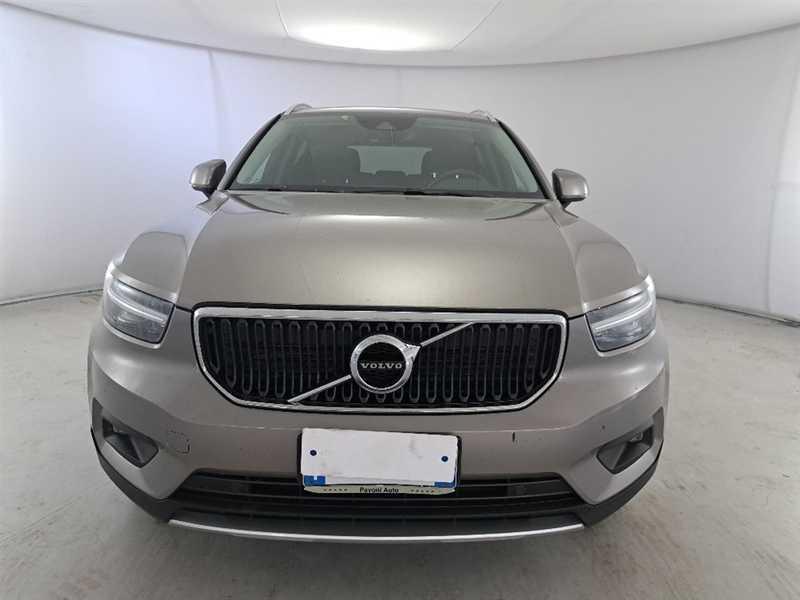 VOLVO XC40 D3 Geartronic Momentum Pro