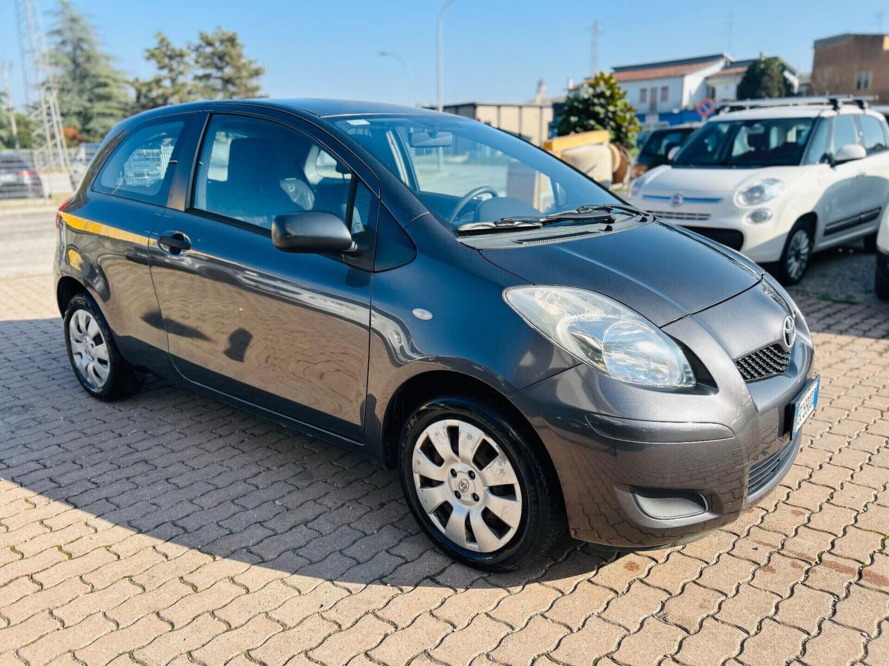 Toyota Yaris 1.0 3P Luxury pack