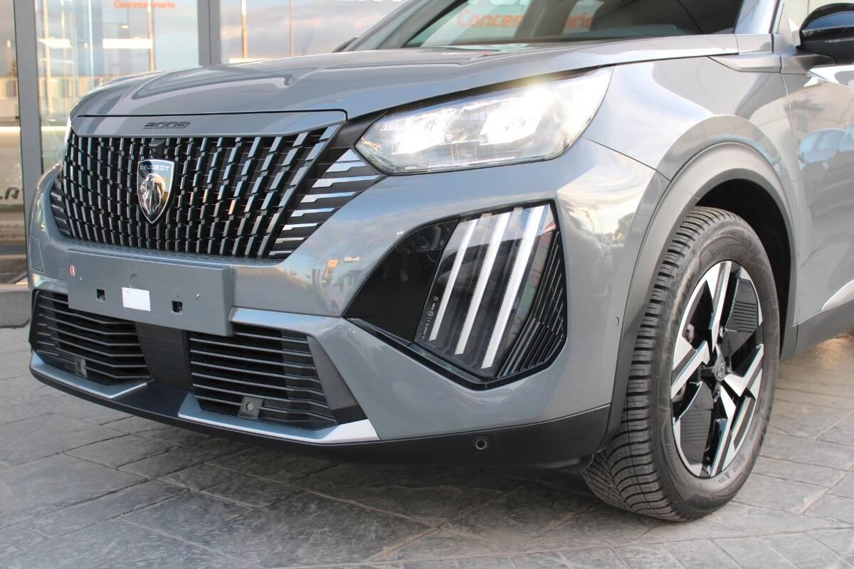 Peugeot 2008 1.2 Allure s&s 130cv eat8 con TELECAMERA A 360°