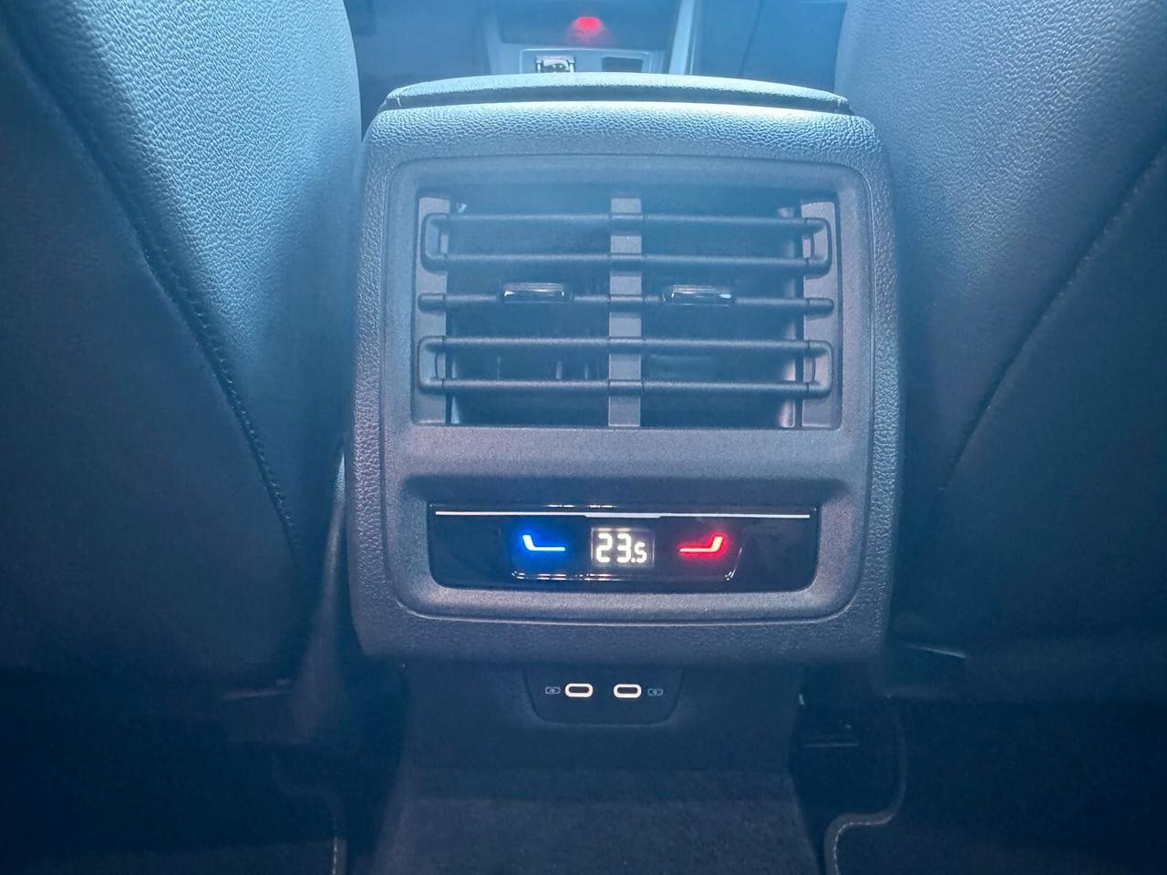 Volkswagen Golf 2.0 tdi GTD 200cv dsg TETTO PELLE IQ