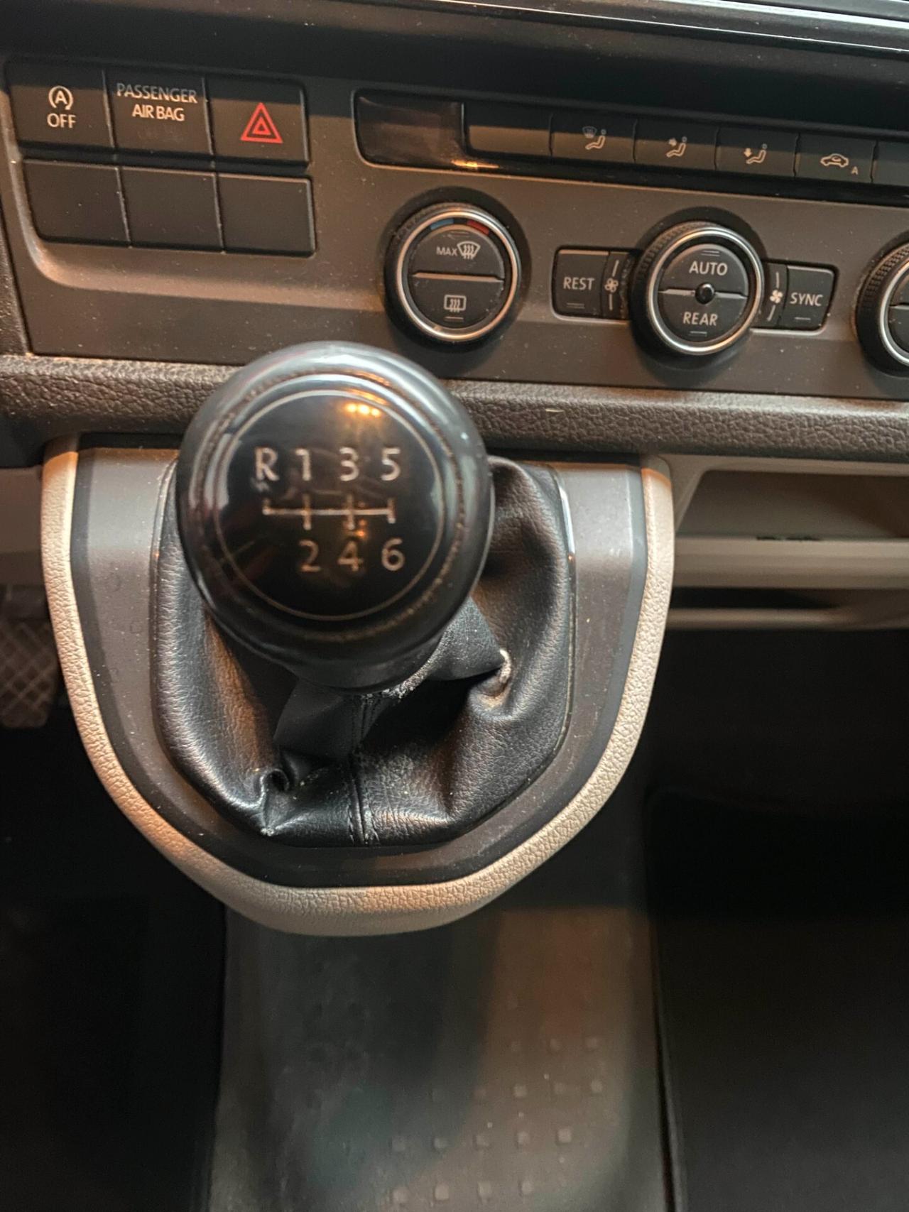 Volkswagen Transporter 2.0 TDI PC Kombi T6