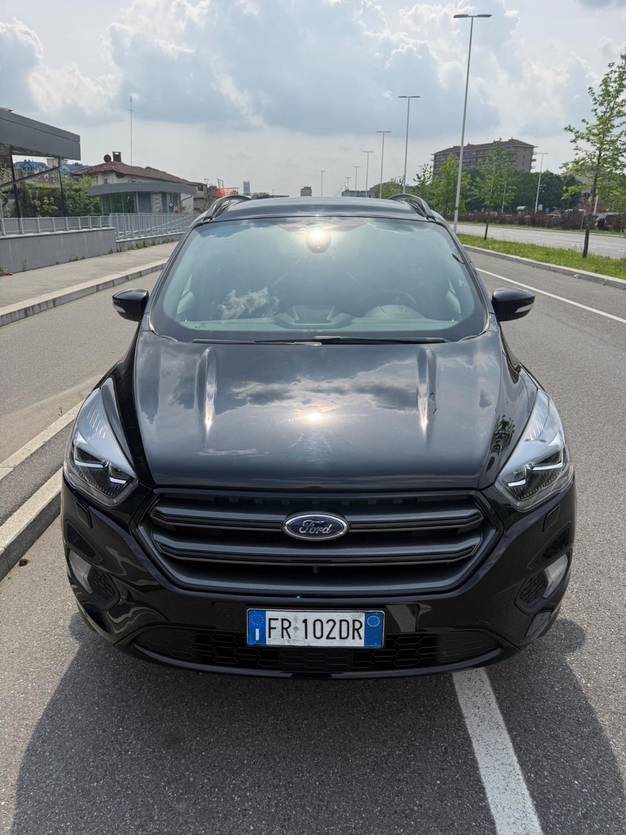 Ford Kuga 1.5 TDCI 120 CV S&S 2WD ST-Line