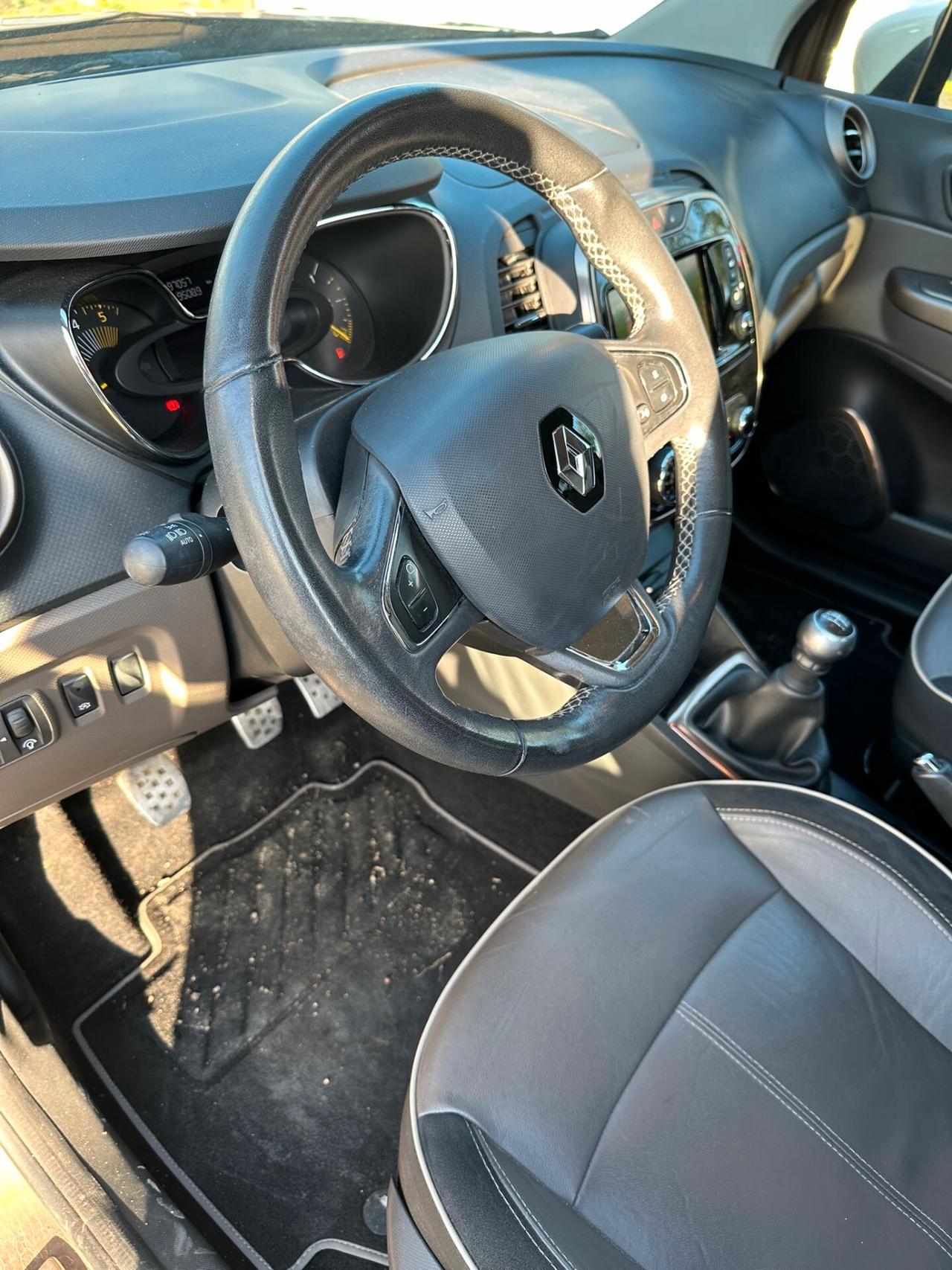 Renault Captur 1.5 90 Energy Iconic LEGGERMENTE SINISTRATA