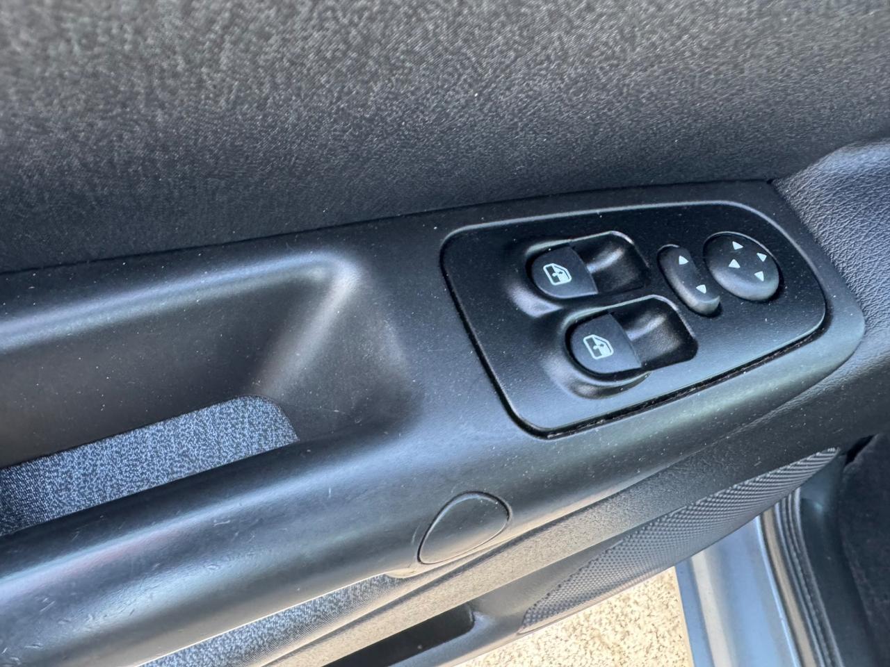 Lancia Ypsilon 1.2 benzina neopatentati