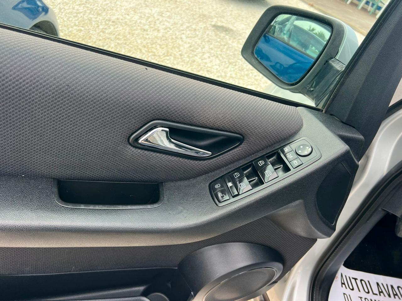 Mercedes-benz A 160 CDI BlueEFFICIENCY Avantgarde