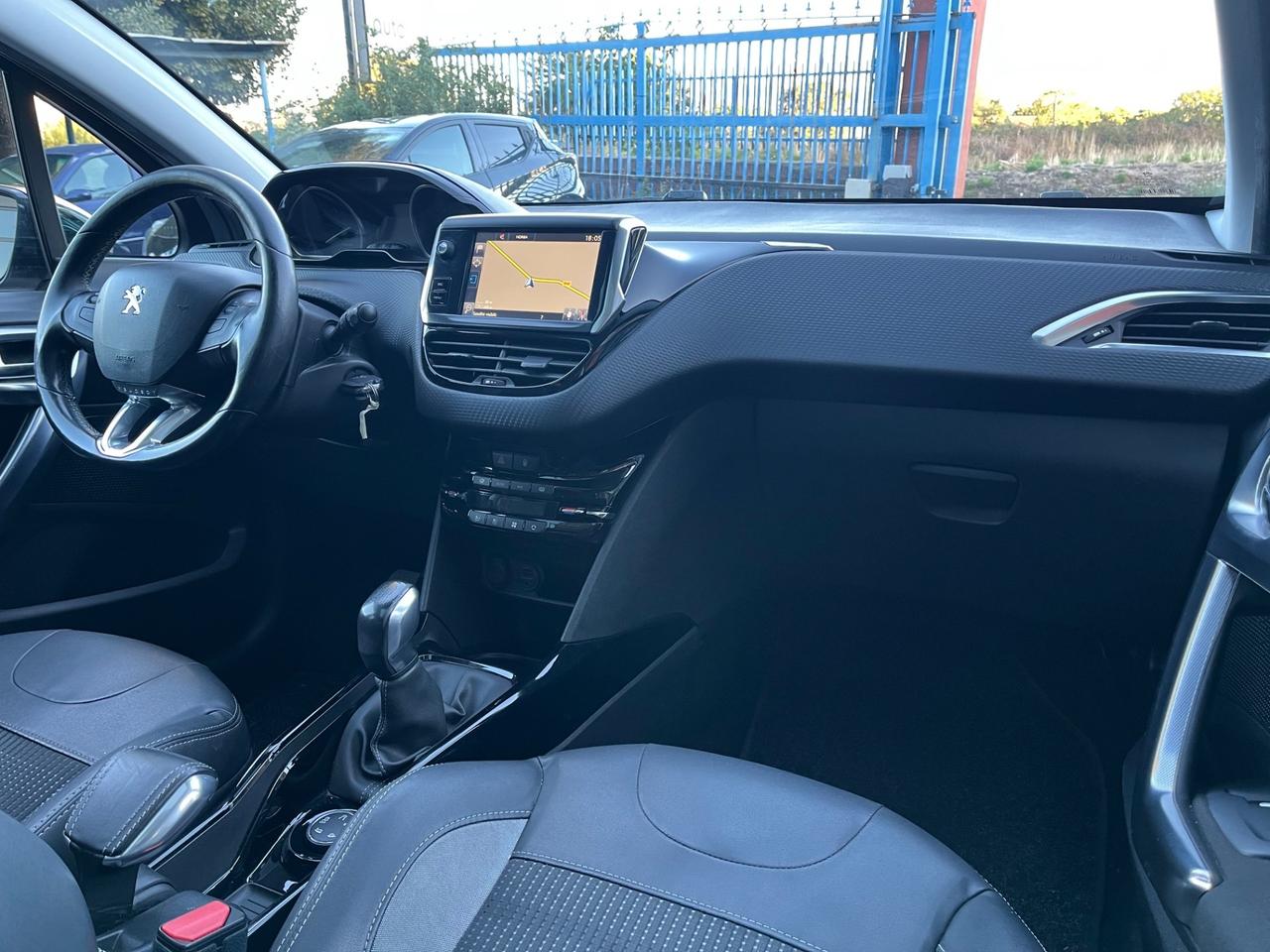 Peugeot 2008 BlueHDi 100 Allure-km192000-