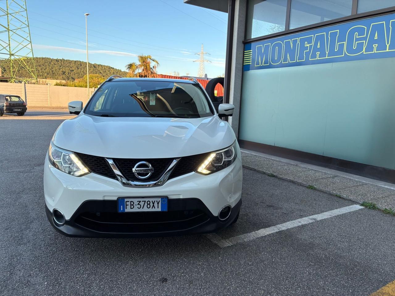 Nissan Qashqai 1.2 DIG-T Tekna 2016 da vetrina