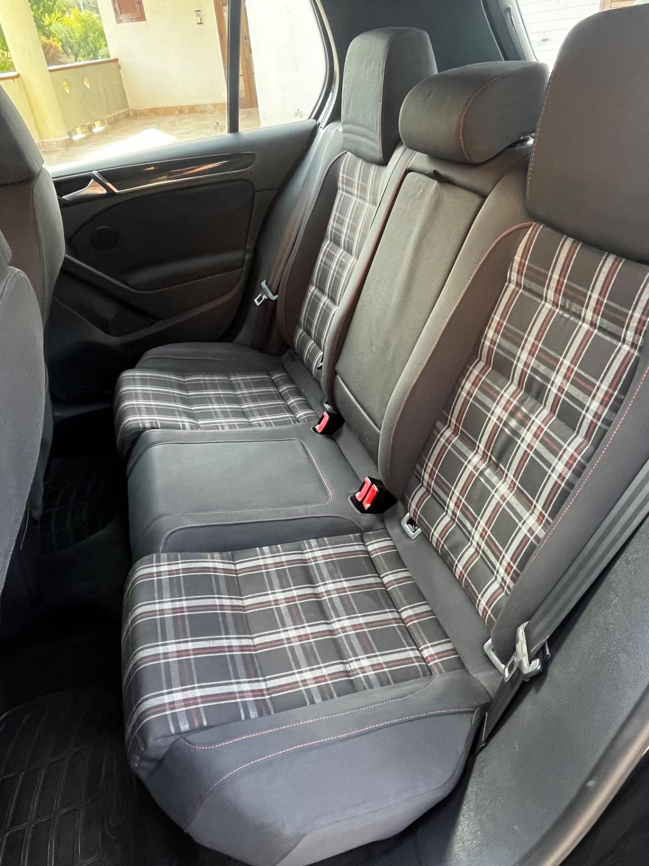 Volkswagen Golf GTI 2.0 TSI DSG 5p.
