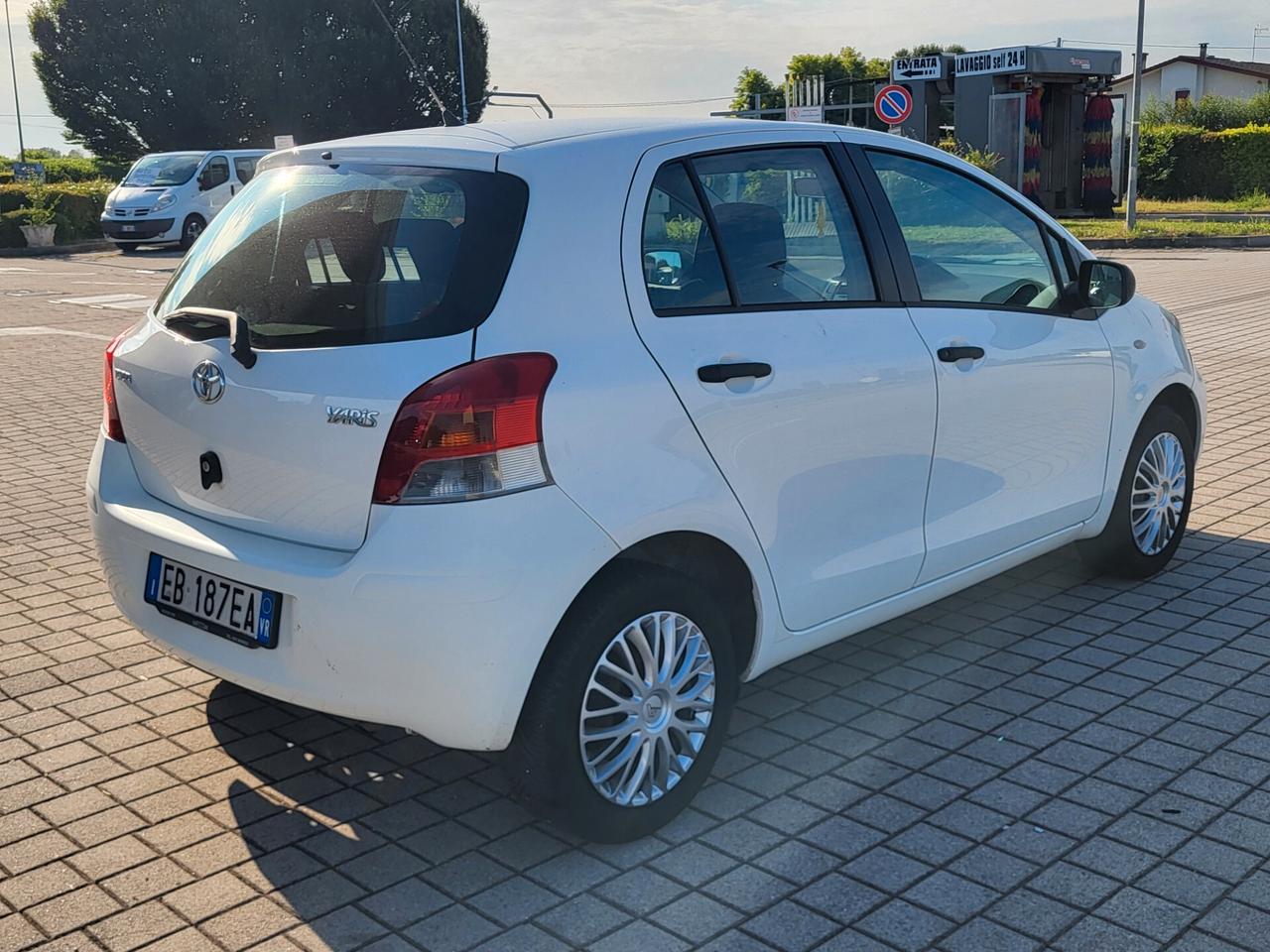 Toyota Yaris 1.0 5 porte