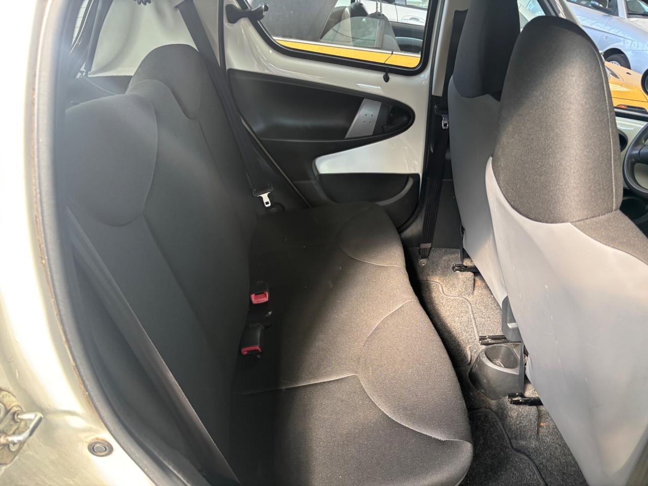 Toyota Aygo 1.0 12V VVT-i 5 porte Lounge Connect