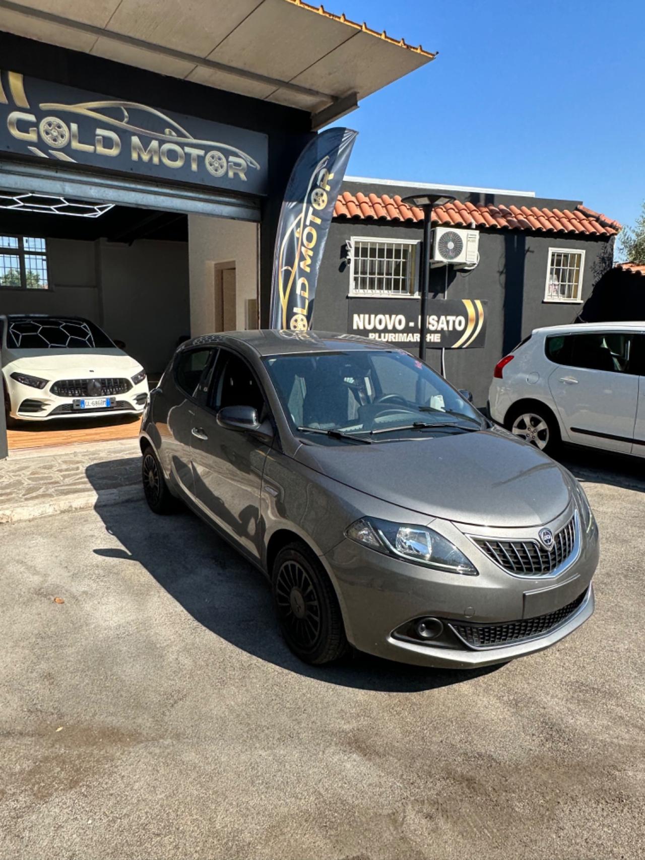 Lancia Ypsilon 1.0 FireFly 5 porte S&S Hybrid Silver