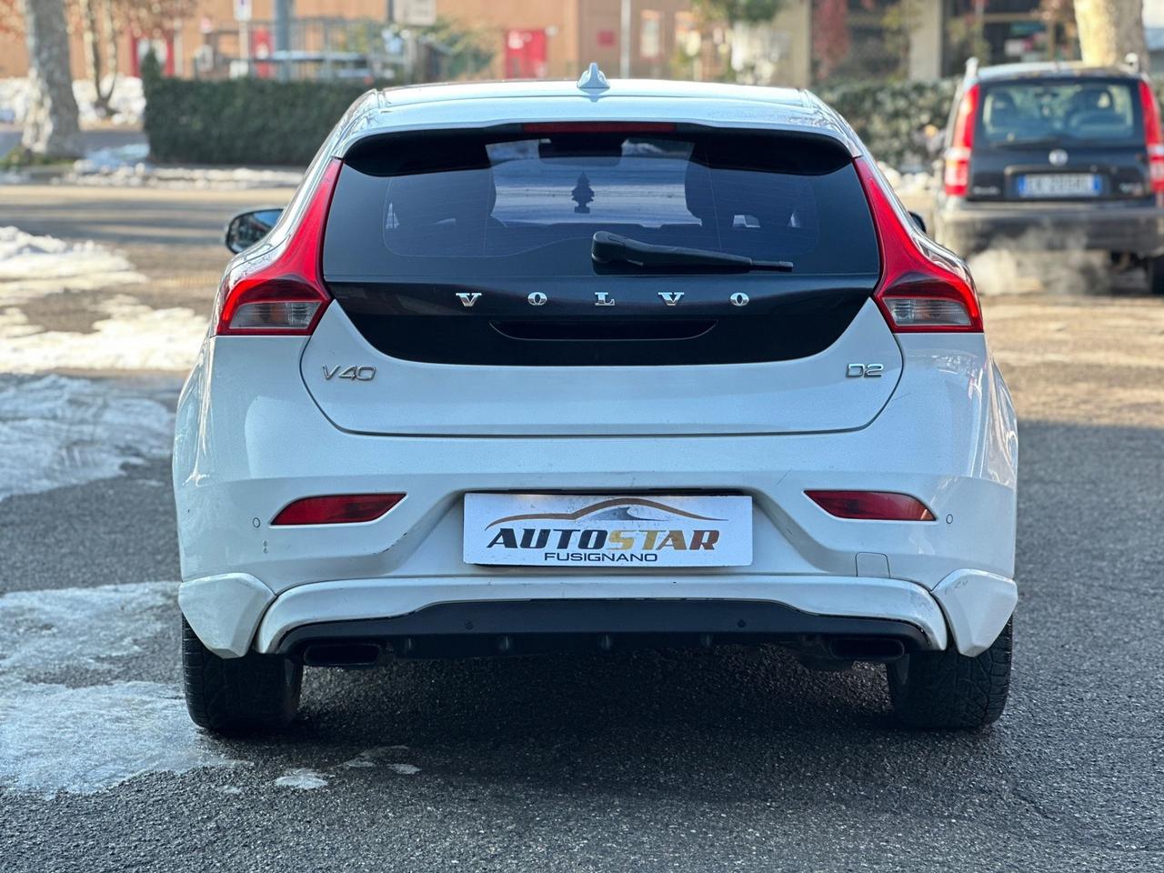 Volvo V40 D2 1.6 Geartronic r-design 2015